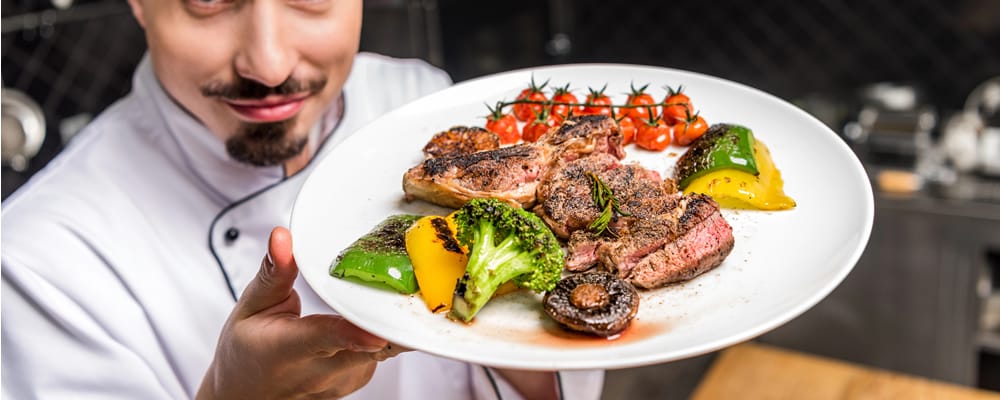 Emprender en la industria restaurantera en 2025: claves, tendencias y estrategias para destacar