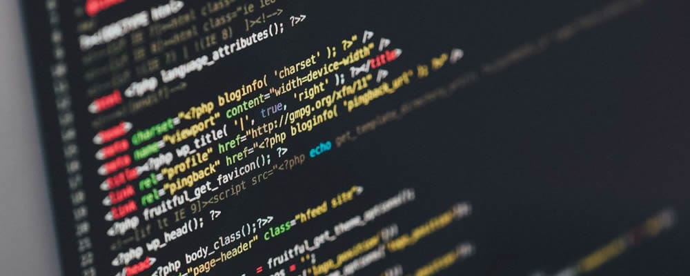 Contenido estructurado y claro es la clave para que Google y asistentes digitales te encuentren y te entiendan.